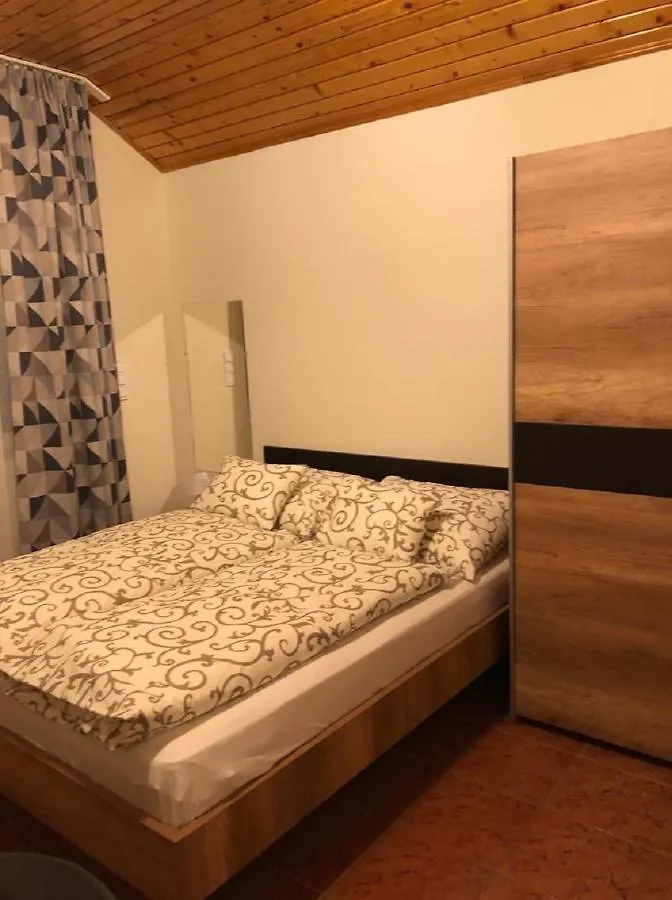 Jacint Apartman Bed & Breakfast Hajduszoboszlo